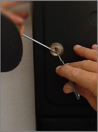 Lockpicking Nahaufnahme Zwickau Briefkasten